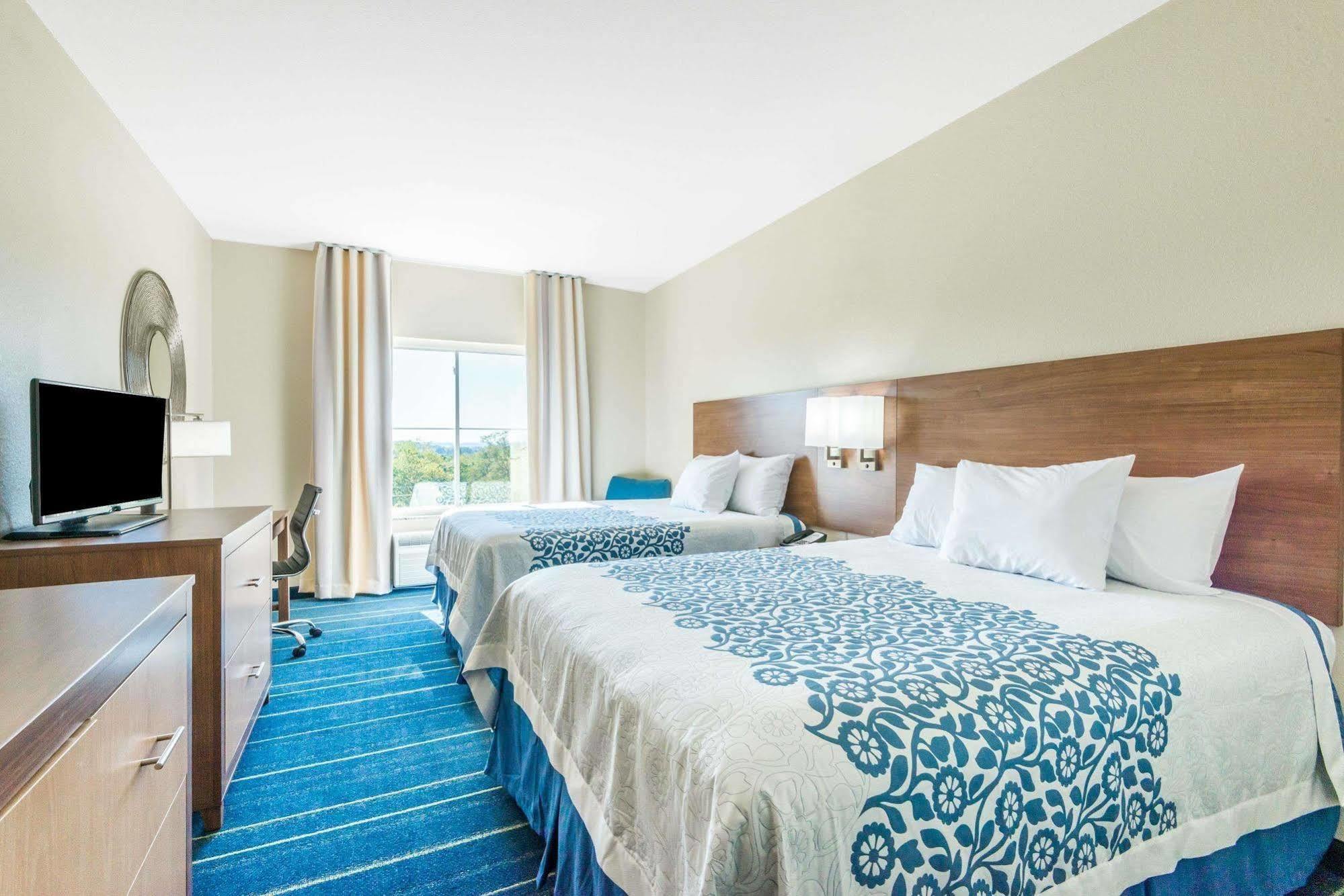 Days Inn By Wyndham Cadiz Eksteriør bilde